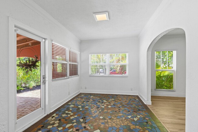 Building Photo - 815 Flamingo Dr
