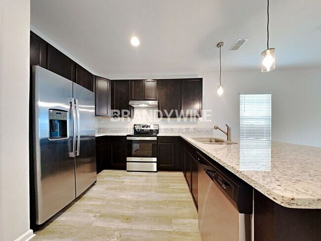 Foto del edificio - NEW Lower Rental Rate Leasing Special: Mar...
