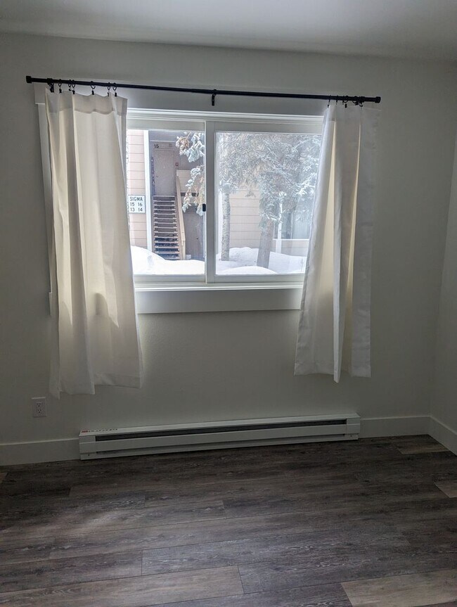 Foto del edificio - Bright & Inviting 1BDR Ground Level Condo