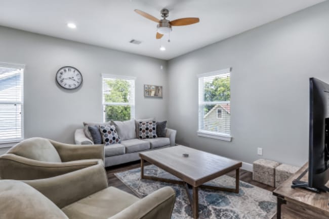 Foto del edificio - 144 W 5th St