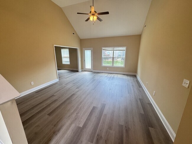 Foto del edificio - 3617 Jerry Anderson Dr