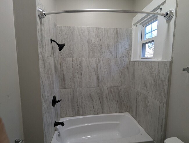 Photo - Gorgeous renovated 2 bedroom house!