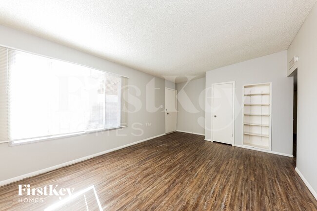 Foto del edificio - 3341 W Desert Cove Ave