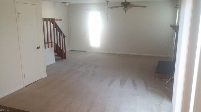 Foto del edificio - 208 Henwick Ct