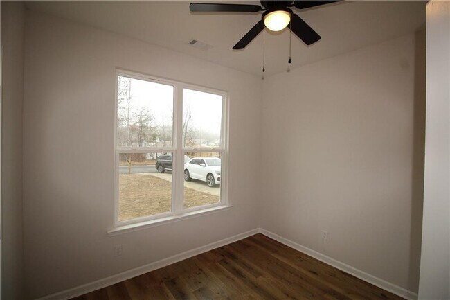 Foto del edificio - 62 Fairview Oak Pl