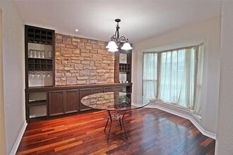 Building Photo - 2074 Shadow Rock Dr