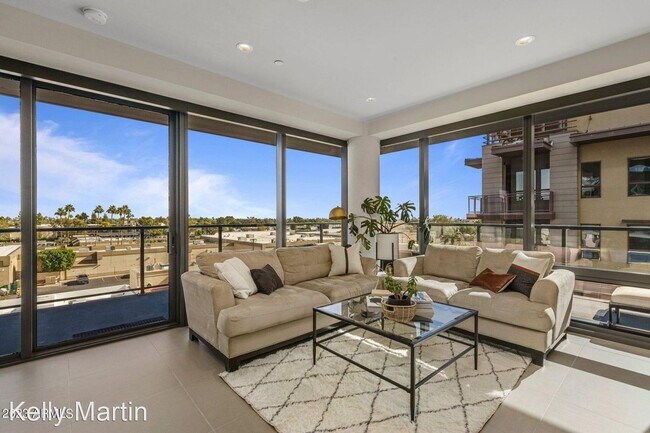 Building Photo - 2 br, 2 bath House - 4422 N. 75th St #5008