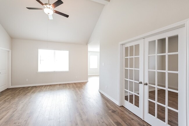 Building Photo - 428 Mustang Trot Dr