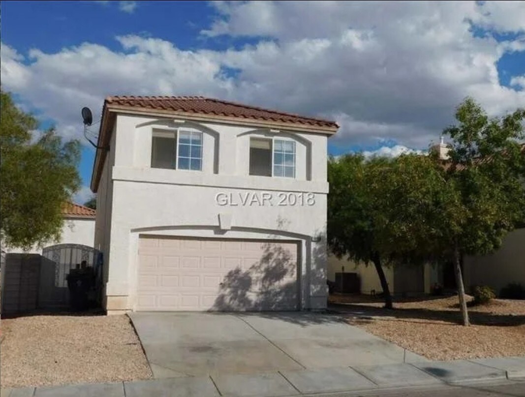 Foto principal - 10156 Monks Hood Ct