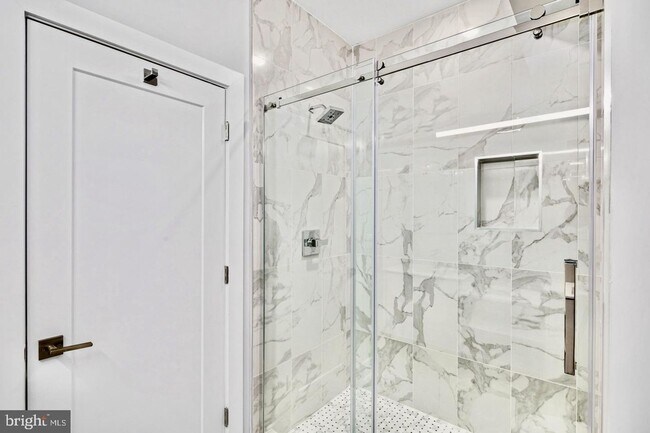 Foto del edificio - Brand New Luxury Apartments