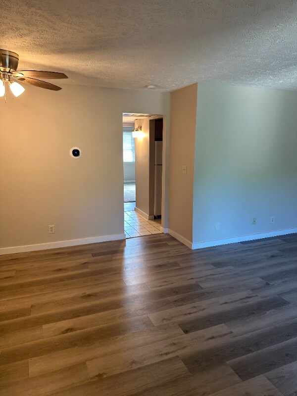Foto del edificio - 715 S Golfcrest Rd