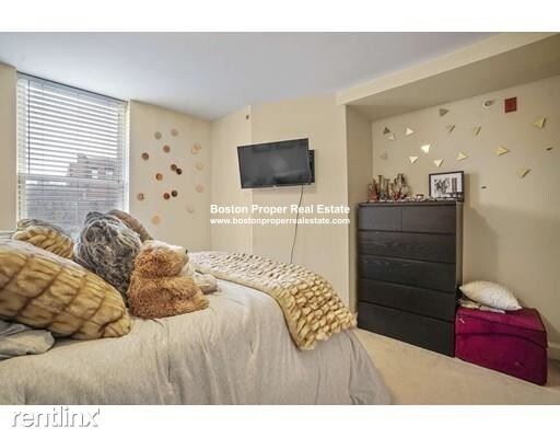 Building Photo - 1 br, 1 bath  - 294 Newbury St # 300 3a