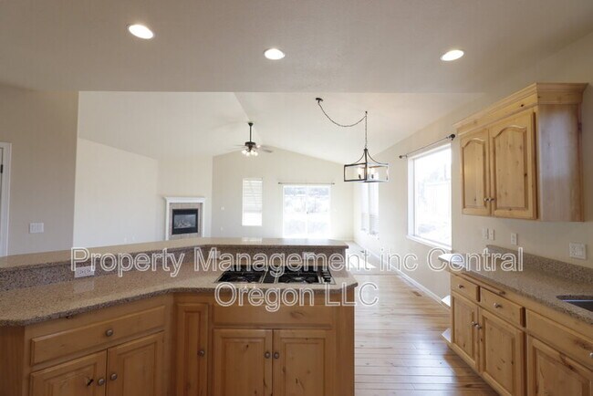 Foto del edificio - 3721 SW Tommy Armour Ln