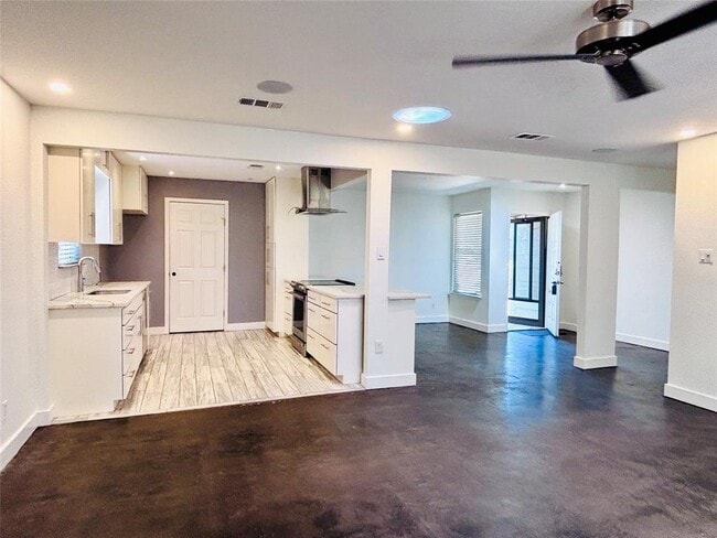 Building Photo - 3700 Cookstown Dr