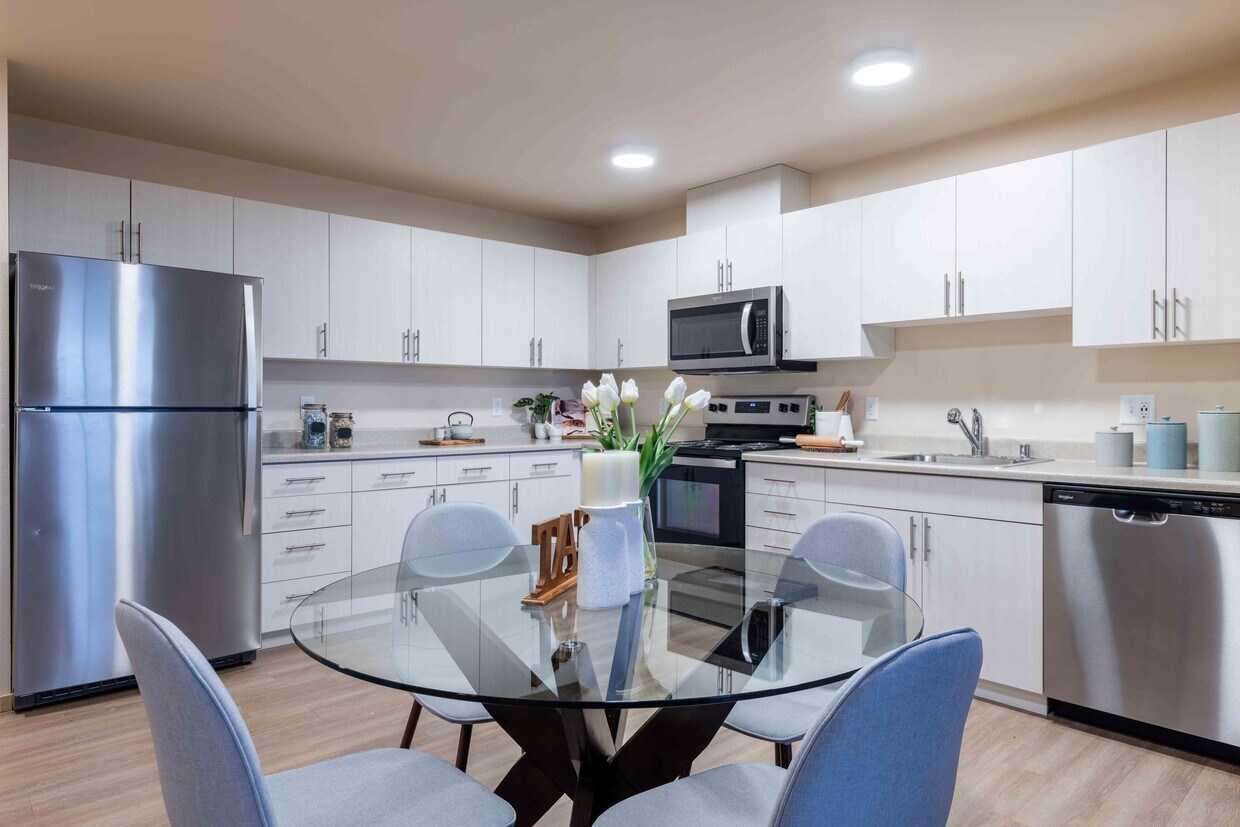 Four Corners Apartments in Everett, WA