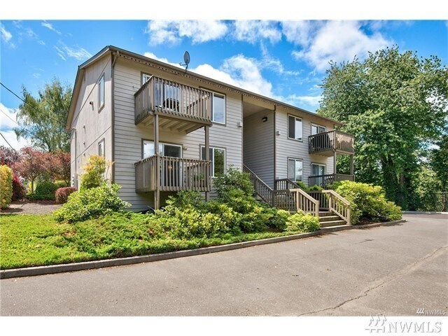 Building Photo - 1431 Kitsap St