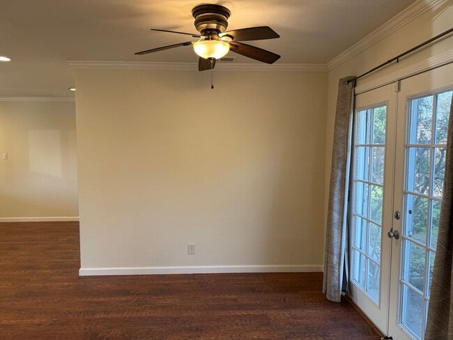 Foto del edificio - Updated 3 Bedroom 1 Bath Home in Desirable Santa Clara Location!