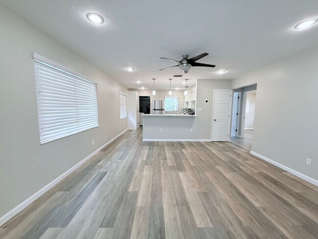 Foto del edificio - 2716 Blossom Dr