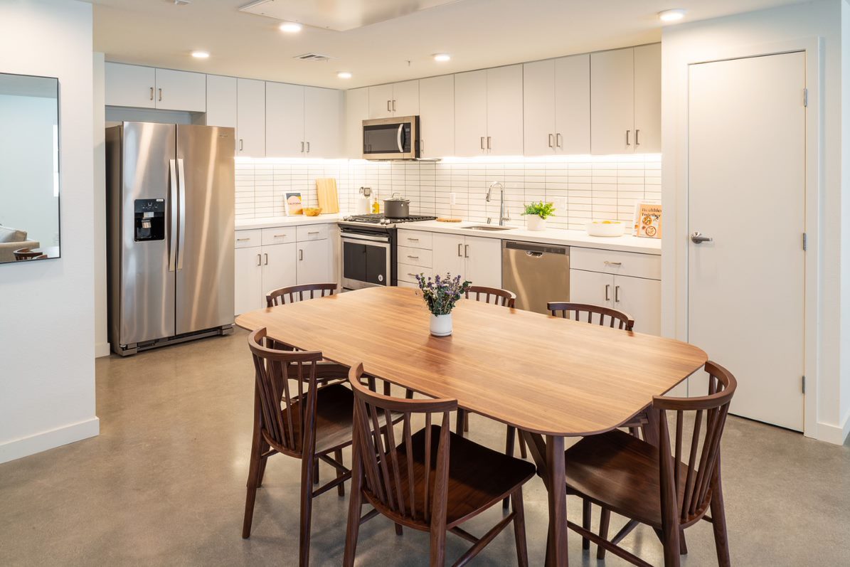 Ollie at NoHo Coliving Apartments North Hollywood, CA