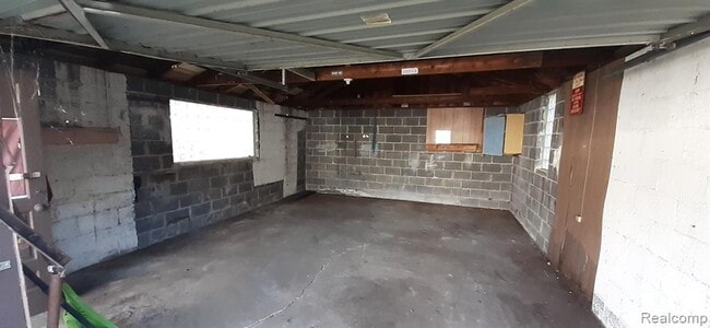 Building Photo - 8662 Ford Ave