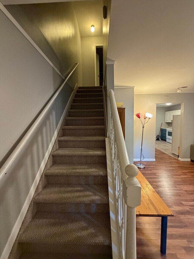 Foto del edificio - 329 Oakwood Ave