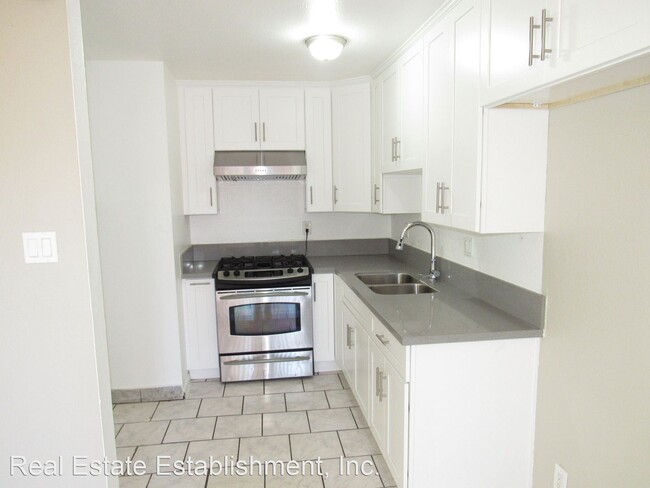 Building Photo - 2352 Iris Ct