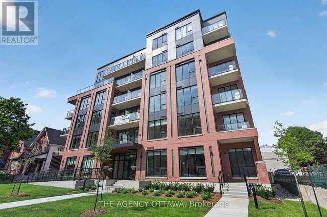 Building Photo - 56 Bayswater Ave