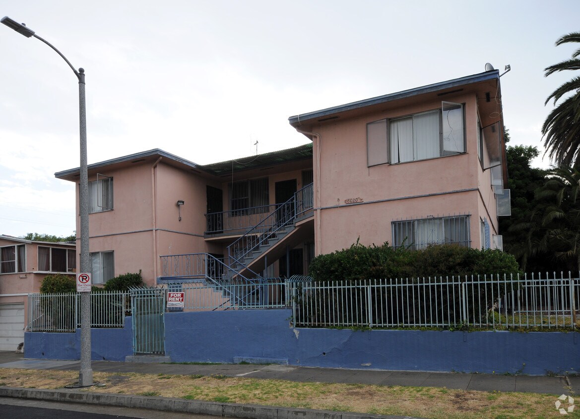 Primary Photo - 8016-8020 Halldale Ave