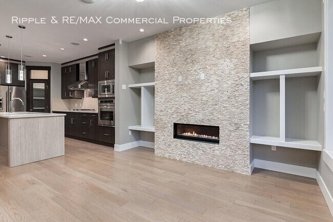 Building Photo - 4.0 bedroom in Calgary Alberta T3E 1J8