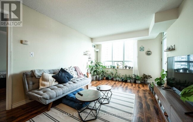 Building Photo - 335 Rathburn Rd W