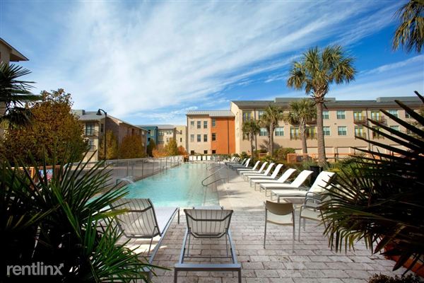 Building Photo - 7008 Bishop Rd