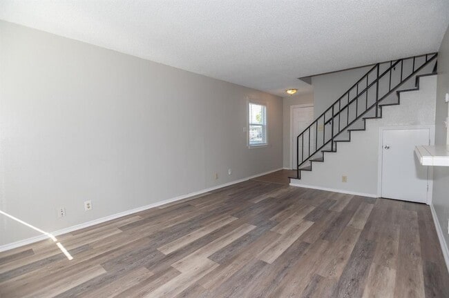 Building Photo - 927 Chisholm Cove