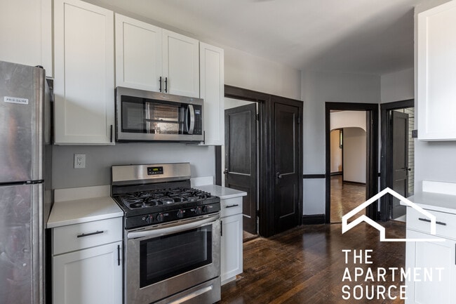 Building Photo - 3823 N Drake Ave