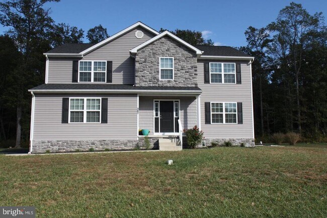 Building Photo - 107 HUNTERS Run