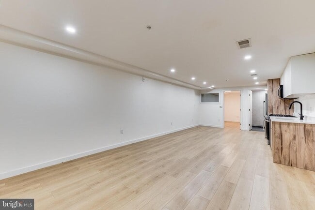 Foto del edificio - 3817 Georgia Ave NW