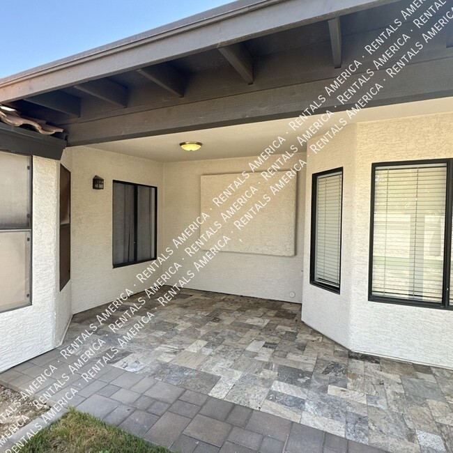 Building Photo - 3802 N Wintergreen Way