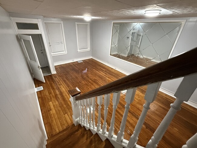 Building Photo - 1006 Spruce St