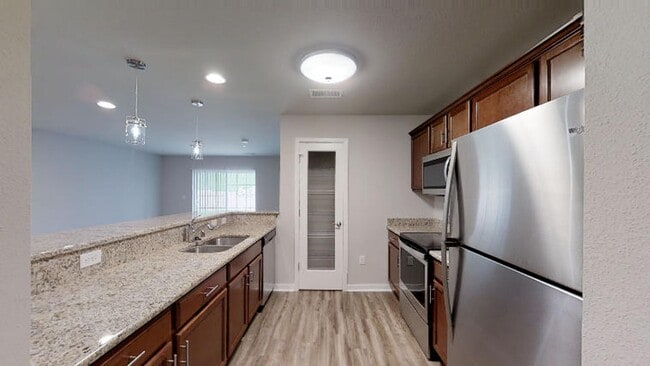 Building Photo - Condo Style Lower 1 Bedroom 1 Bathroom Apartment is Available