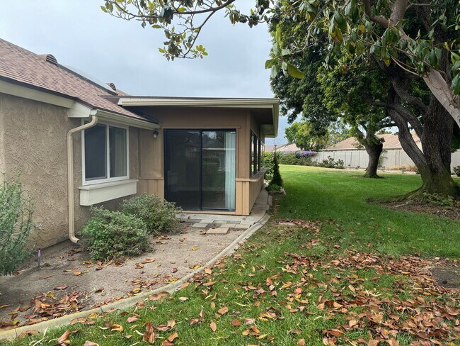 Building Photo - Coronado II with a 2 car garage in Leisure...