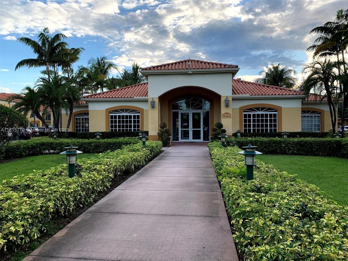 Primary Photo - 7300 NW 114th Ave