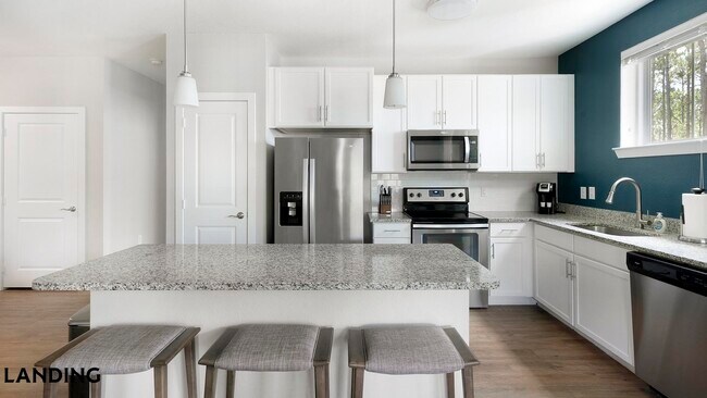 Foto del edificio - 215 Hunters Lk Wy