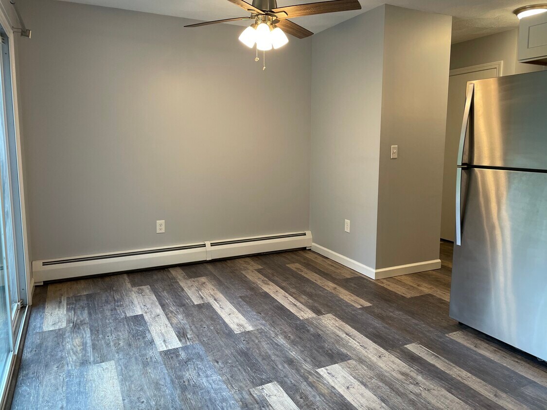 3 Ora Murphy Ct Unit Left side, Cumberland, RI 02864 Apartments in