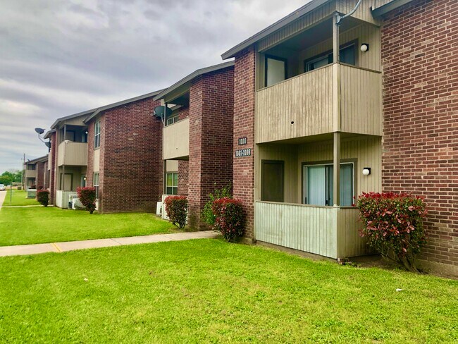 Foto del edificio - Lakeview Apartments