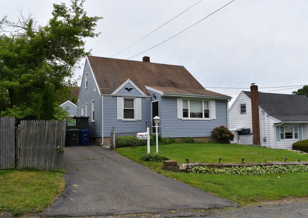 43 Plankton St, Bridgeport, CT 06606 House Rental in Bridgeport, CT