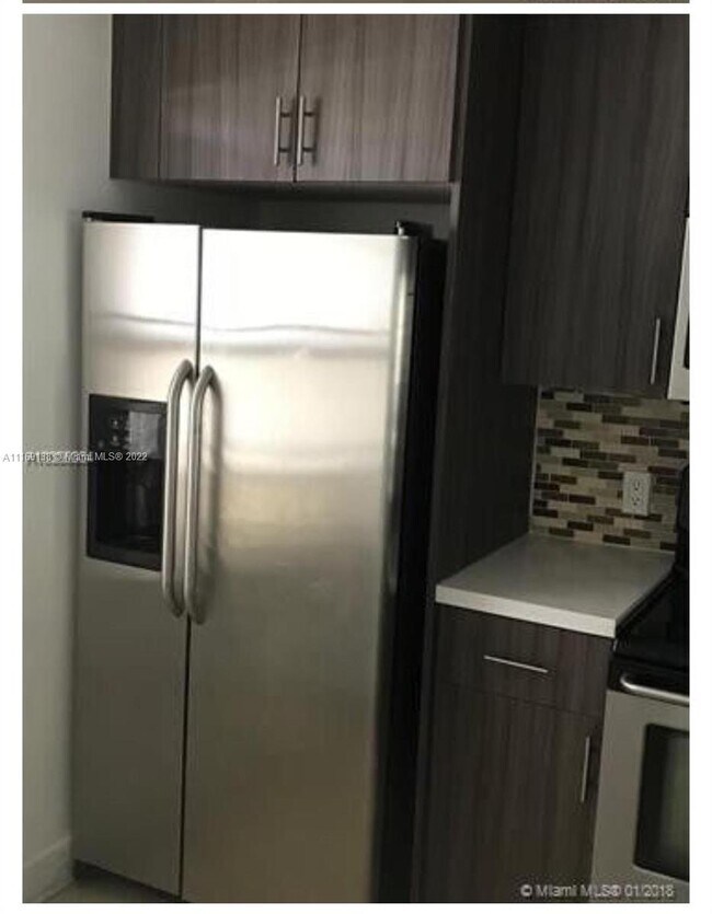 Foto del edificio - 1025 Country Club Dr