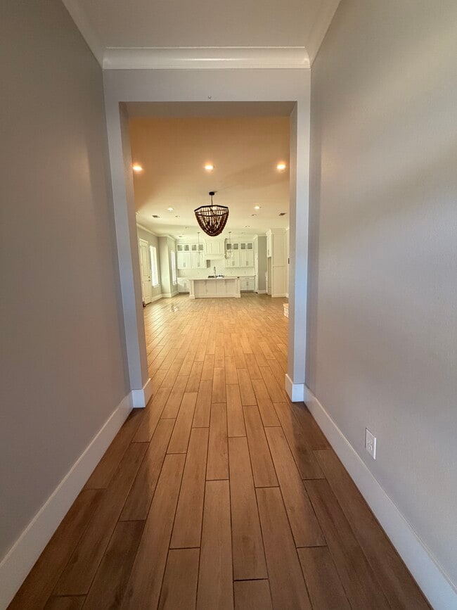 Building Photo - 1206 Burgandy Dr