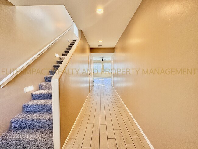 Building Photo - 7654 S Via Casa De Campo