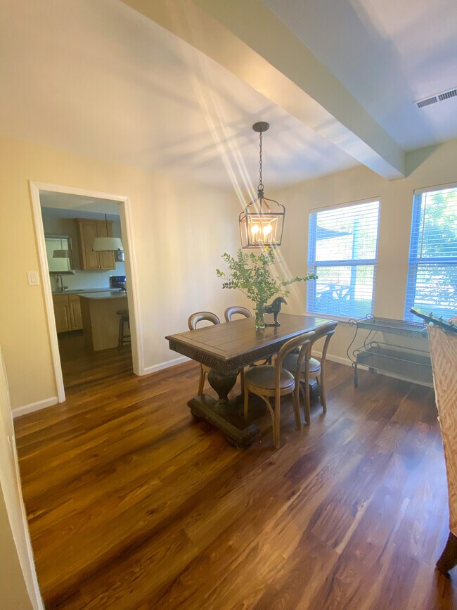 Building Photo - 2524 Yorkdale Dr