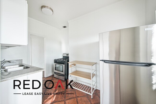 Foto del edificio - ~1 Month FREE~ Lovely, Spacious One Bedroo...
