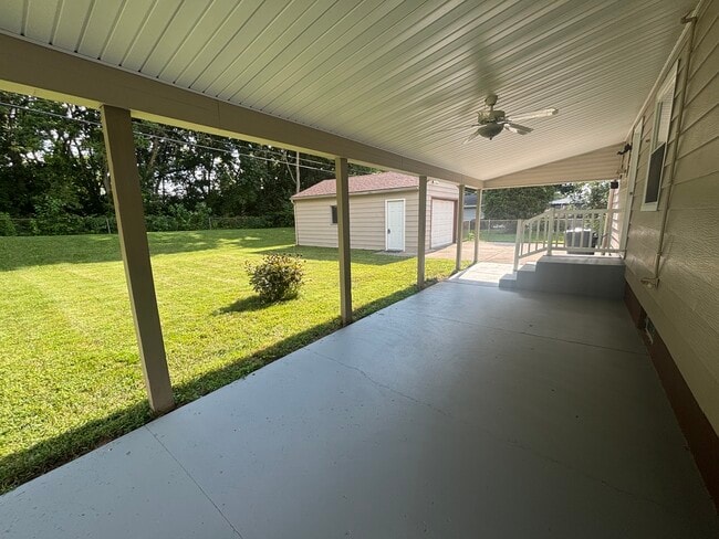 Building Photo - 977 Magie Ave